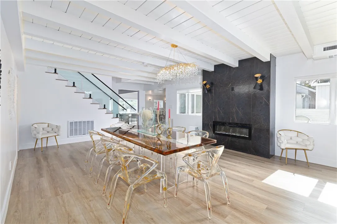 5439 Gentry Avenue, Valley Village, California 91607 home-pic-12